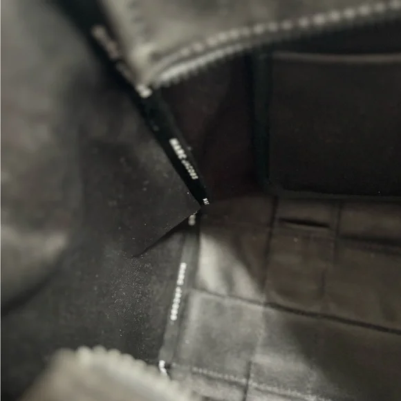 Marc Jacobs Black and White Canvas Tote Bag - Picture 9 of 10